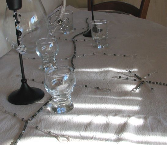 Black and white Christmas table garland