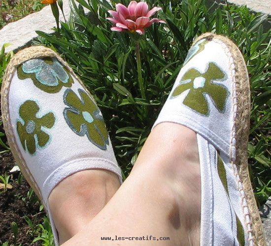 Espadrilles with painted flower design